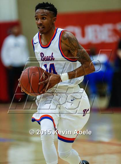 Thumbnail 1 in Simeon vs Rainier Beach (Hoophall West Invitational) photogallery.