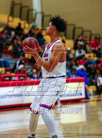 Thumbnail 3 in Simeon vs Rainier Beach (Hoophall West Invitational) photogallery.