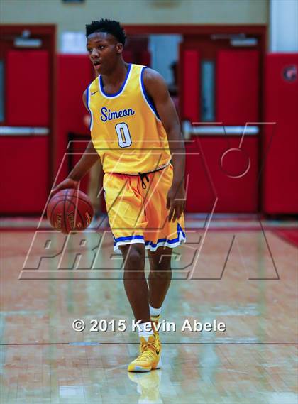 Thumbnail 1 in Simeon vs Rainier Beach (Hoophall West Invitational) photogallery.
