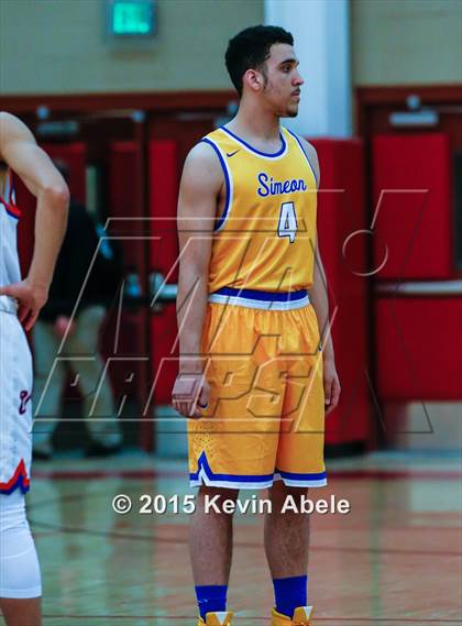 Thumbnail 2 in Simeon vs Rainier Beach (Hoophall West Invitational) photogallery.