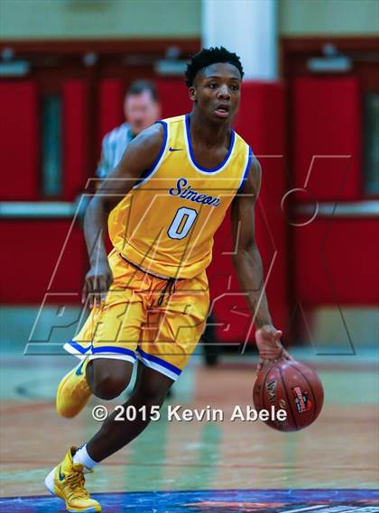 Thumbnail 2 in Simeon vs Rainier Beach (Hoophall West Invitational) photogallery.