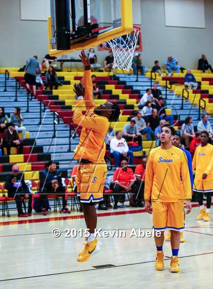 Thumbnail 2 in Simeon vs Rainier Beach (Hoophall West Invitational) photogallery.