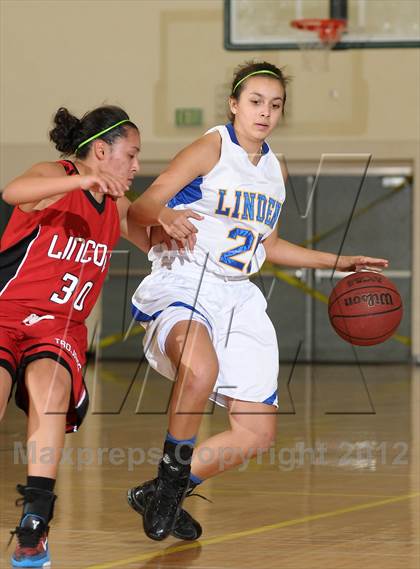 Thumbnail 3 in Lincoln vs. Linden (McNair Winter Shootout) photogallery.