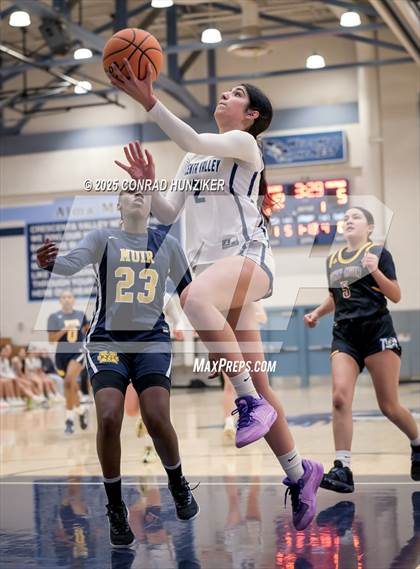 Thumbnail 1 in Muir @ Crescenta Valley photogallery.