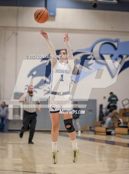 Thumbnail 1 in Muir @ Crescenta Valley photogallery.