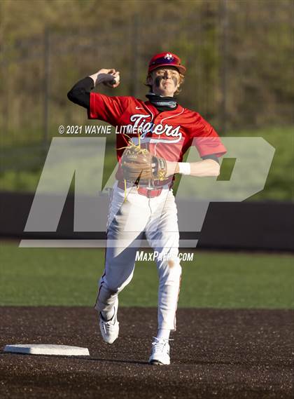 Thumbnail 1 in Beechwood vs St. Henry (All A Classic) photogallery.