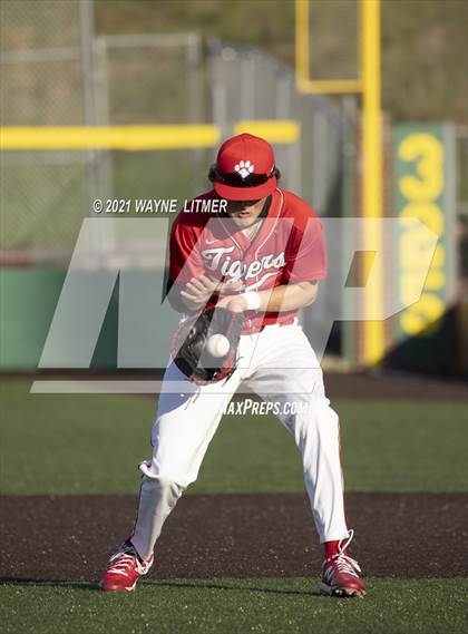 Thumbnail 1 in Beechwood vs St. Henry (All A Classic) photogallery.