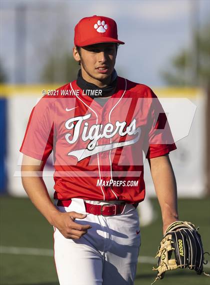Thumbnail 1 in Beechwood vs St. Henry (All A Classic) photogallery.