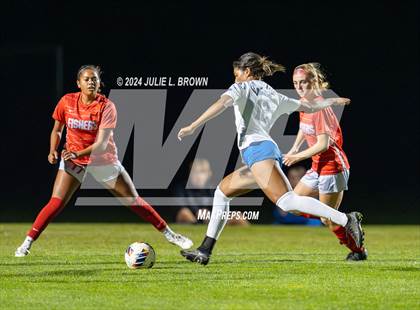 Thumbnail 3 in Hamilton Southeastern vs. Fishers (IHSAA 3A Sectional 8 First Round) photogallery.