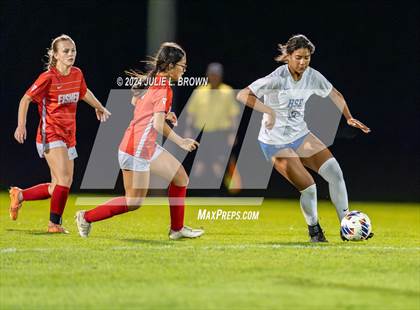 Thumbnail 2 in Hamilton Southeastern vs. Fishers (IHSAA 3A Sectional 8 First Round) photogallery.