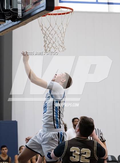 Thumbnail 2 in Central Valley vs Highland (Legends Classic) photogallery.