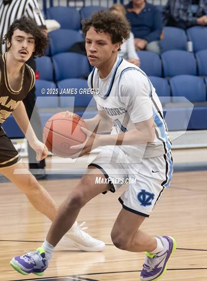 Thumbnail 1 in Central Valley vs Highland (Legends Classic) photogallery.