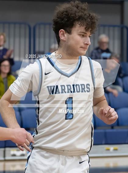 Thumbnail 3 in Central Valley vs Highland (Legends Classic) photogallery.