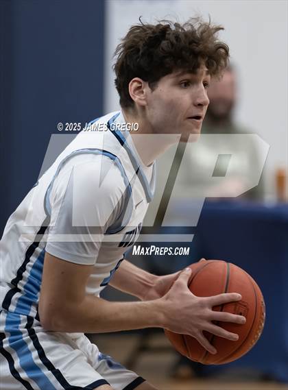 Thumbnail 1 in Central Valley vs Highland (Legends Classic) photogallery.