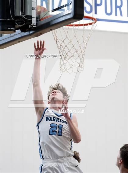Thumbnail 2 in Central Valley vs Highland (Legends Classic) photogallery.