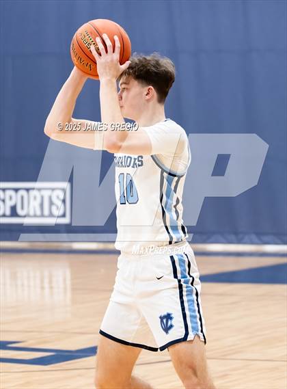 Thumbnail 1 in Central Valley vs Highland (Legends Classic) photogallery.