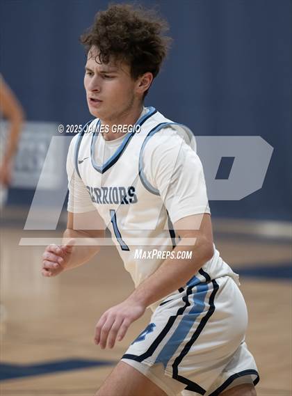 Thumbnail 1 in Central Valley vs Highland (Legends Classic) photogallery.