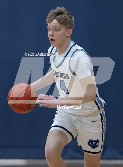 Thumbnail 2 in Central Valley vs Highland (Legends Classic) photogallery.