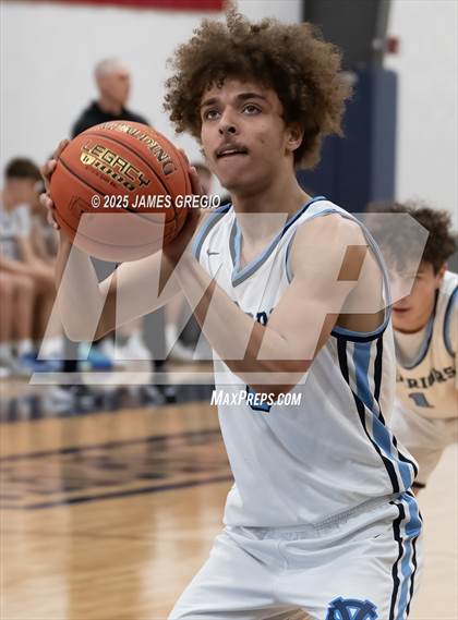 Thumbnail 3 in Central Valley vs Highland (Legends Classic) photogallery.