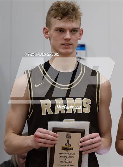 Thumbnail 1 in Central Valley vs Highland (Legends Classic) photogallery.
