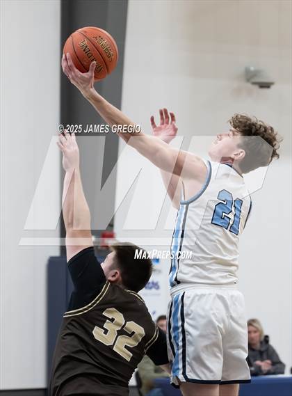 Thumbnail 2 in Central Valley vs Highland (Legends Classic) photogallery.