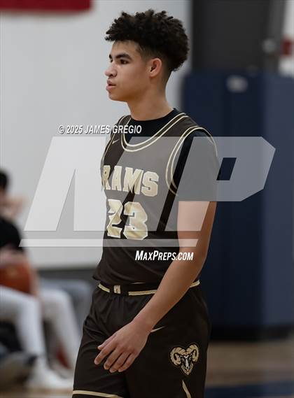 Thumbnail 3 in Central Valley vs Highland (Legends Classic) photogallery.