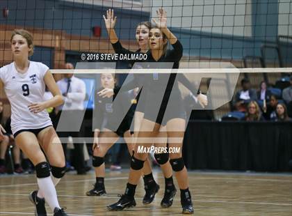 Thumbnail 1 in Ursuline Academy vs Vandebilt Catholic (LHSAA Division III Semifinal) photogallery.