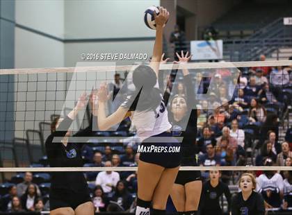 Thumbnail 1 in Ursuline Academy vs Vandebilt Catholic (LHSAA Division III Semifinal) photogallery.