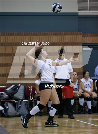 Thumbnail 3 in Ursuline Academy vs Vandebilt Catholic (LHSAA Division III Semifinal) photogallery.