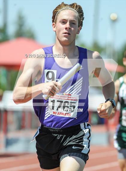Thumbnail 2 in AIA Track & Field Championships (Boys 4x800 Relay) photogallery.