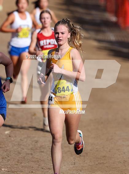 Thumbnail 1 in CIF State Cross Country Championships (Girls D4 Race) photogallery.