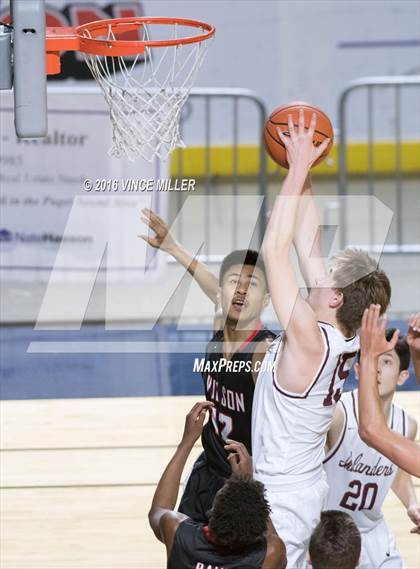 Thumbnail 3 in Mercer Island vs. Wilson photogallery.