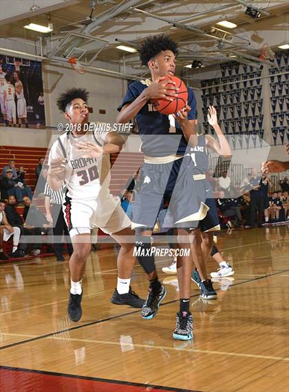 Thumbnail 3 in Notre Dame (SO) vs. Brophy College Prep (Father Barry Christmas Classic) photogallery.