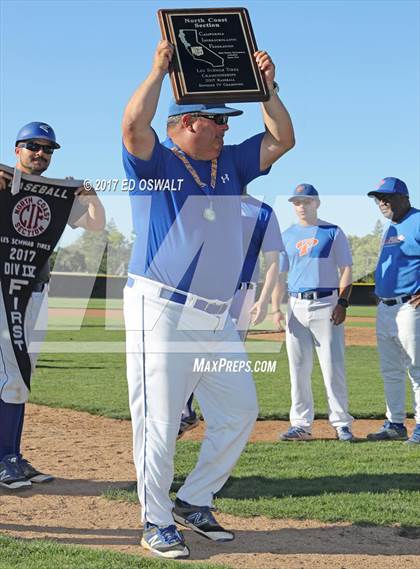 Thumbnail 1 in St. Joseph Notre Dame vs. St. Patrick-St. Vincent (CIF NCS Division 4 Final) photogallery.