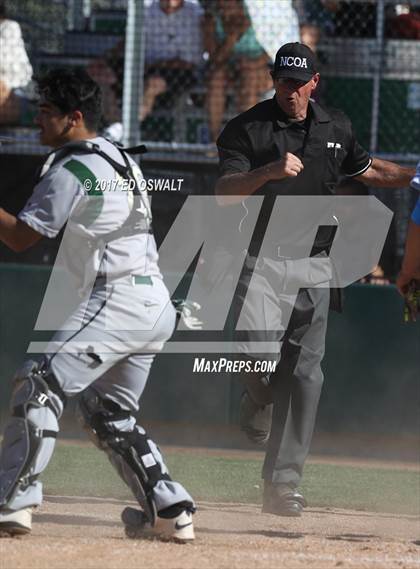 Thumbnail 2 in St. Joseph Notre Dame vs. St. Patrick-St. Vincent (CIF NCS Division 4 Final) photogallery.