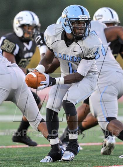 Thumbnail 2 in Gwynn Park vs. Eleanor Roosevelt (Prince George’s Pigskin Classic)  photogallery.