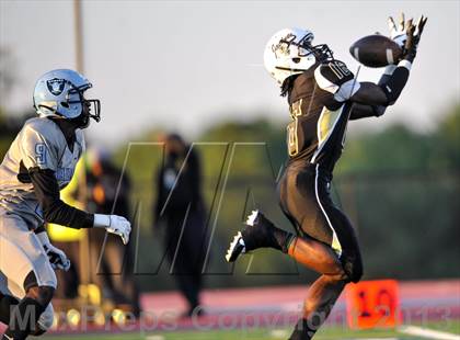Thumbnail 3 in Gwynn Park vs. Eleanor Roosevelt (Prince George’s Pigskin Classic)  photogallery.