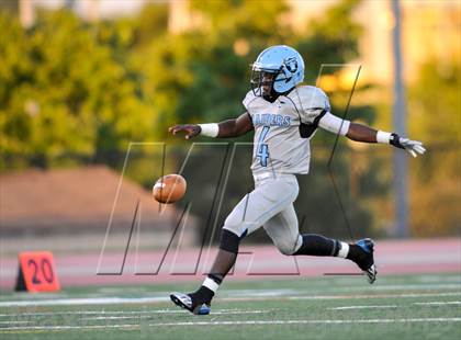 Thumbnail 3 in Gwynn Park vs. Eleanor Roosevelt (Prince George’s Pigskin Classic)  photogallery.