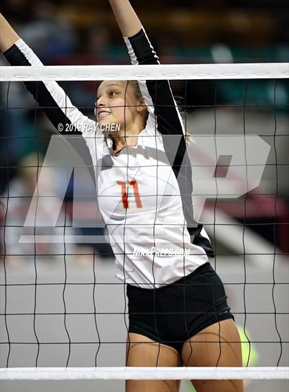 Thumbnail 3 in Coronado vs. Lewis-Palmer (CHSAA 4A State Semifinal) photogallery.