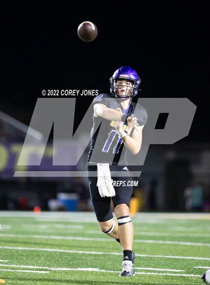 Thumbnail 3 in Perry vs Jones County  photogallery.