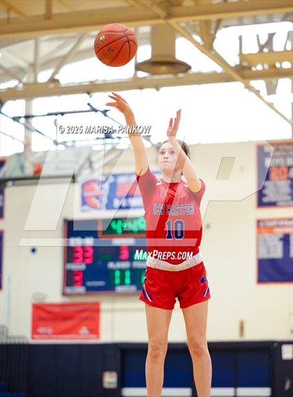 Thumbnail 1 in East Syracuse-Minoa vs New Hartford photogallery.