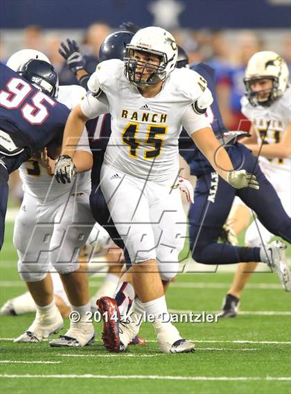 Thumbnail 3 in Allen vs. Cypress Ranch (UIL 6A Division 1 Final) photogallery.