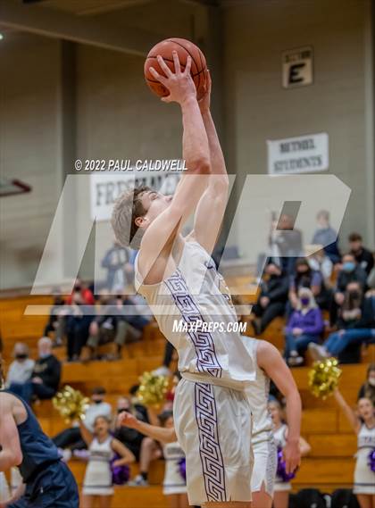 Thumbnail 2 in Bellarmine Prep vs Sumner (SPSL 4A playoff) photogallery.