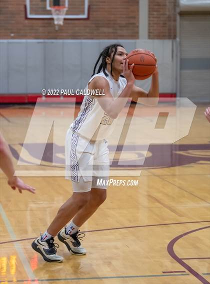 Thumbnail 3 in Bellarmine Prep vs Sumner (SPSL 4A playoff) photogallery.