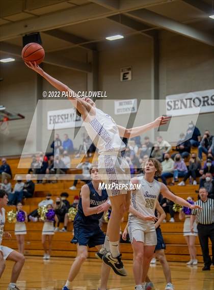 Thumbnail 2 in Bellarmine Prep vs Sumner (SPSL 4A playoff) photogallery.