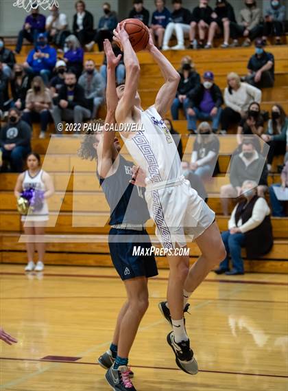 Thumbnail 1 in Bellarmine Prep vs Sumner (SPSL 4A playoff) photogallery.