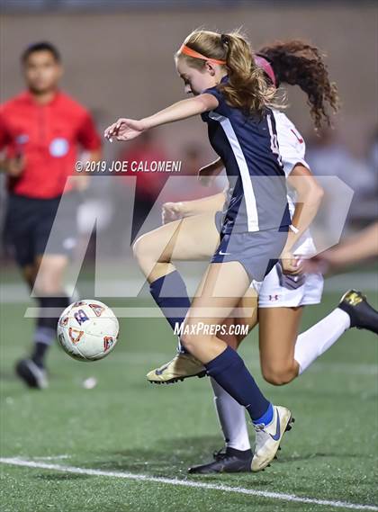 Thumbnail 1 in Lee [Robert E.] vs Brandeis (UIL 6A Bi-District Playoff) photogallery.