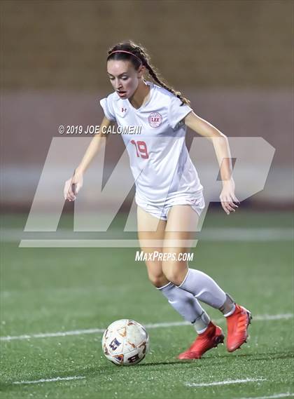 Thumbnail 3 in Lee [Robert E.] vs Brandeis (UIL 6A Bi-District Playoff) photogallery.