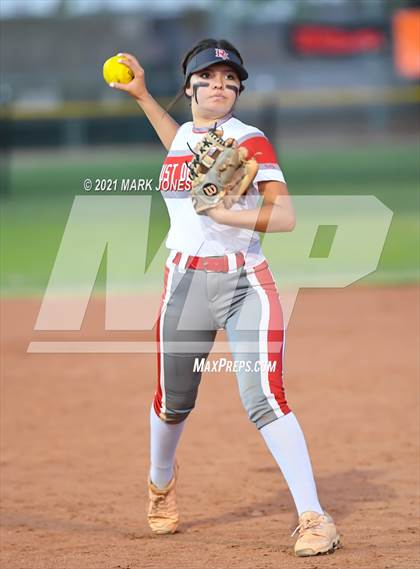 Thumbnail 3 in River Valley vs. Northland Prep Academy (AIA 2A Semifinal) photogallery.