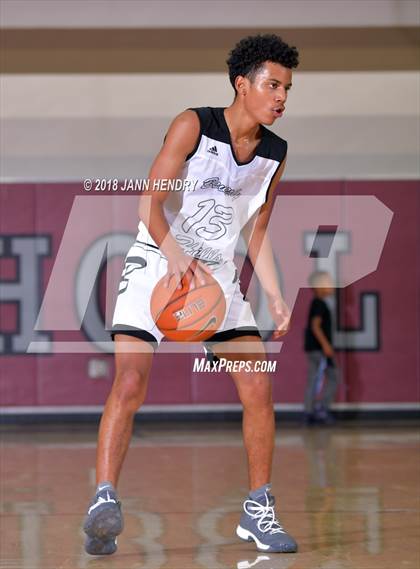 Thumbnail 2 in De La Salle vs. Beverly Hills (Rancho Mirage Holiday Invitational) photogallery.